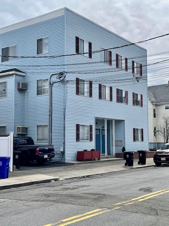Foto del edificio - 217-221 Highland Ave