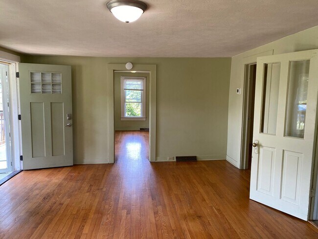 Foto del edificio - Woodfin - 1920's Cottage