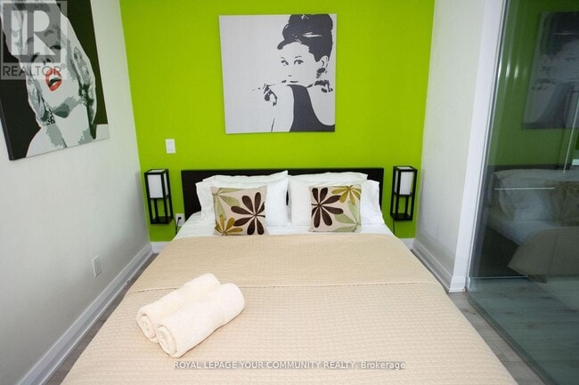 Building Photo - 155 Yorkville Ave