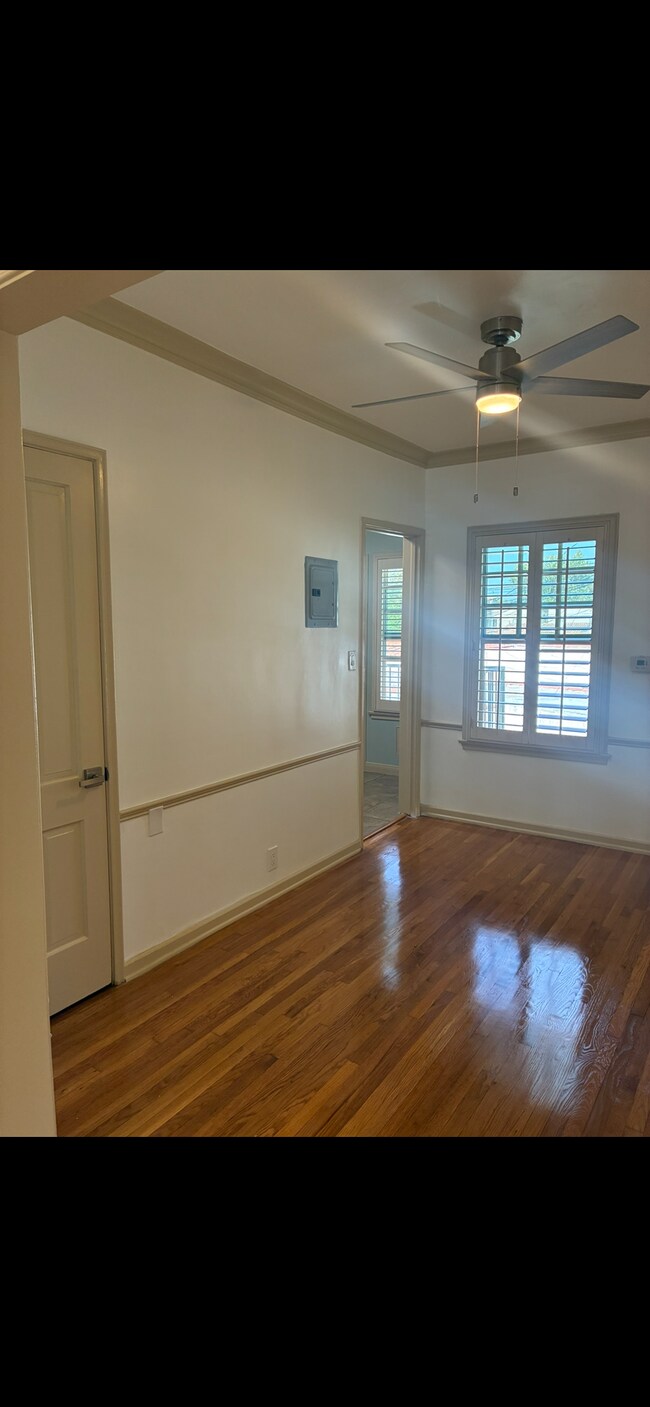 Building Photo - 4302 1/2 10th Ave
