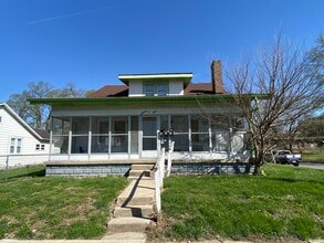 Building Photo - 1604 W 15th St