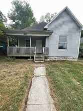 Building Photo - 1022 W Thoman St