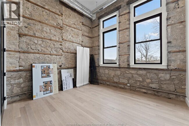 Photo du bâtiment - 247 Brock St