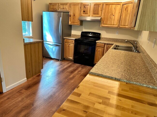 Foto del edificio - 3442 Moosewalk Rd