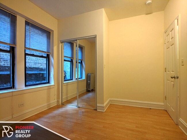 Foto del edificio - 4857 N Damen Ave