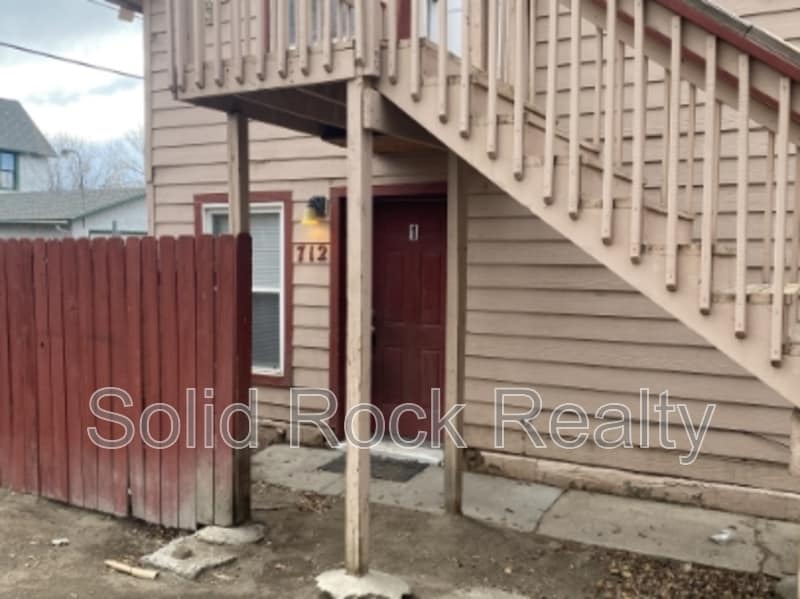 Foto principal - 712 E 3rd St