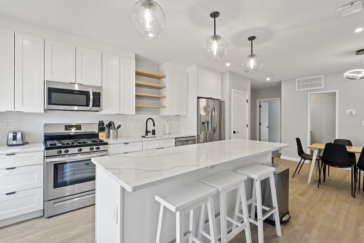 Foto principal - Euclid (Furnished Rooms)