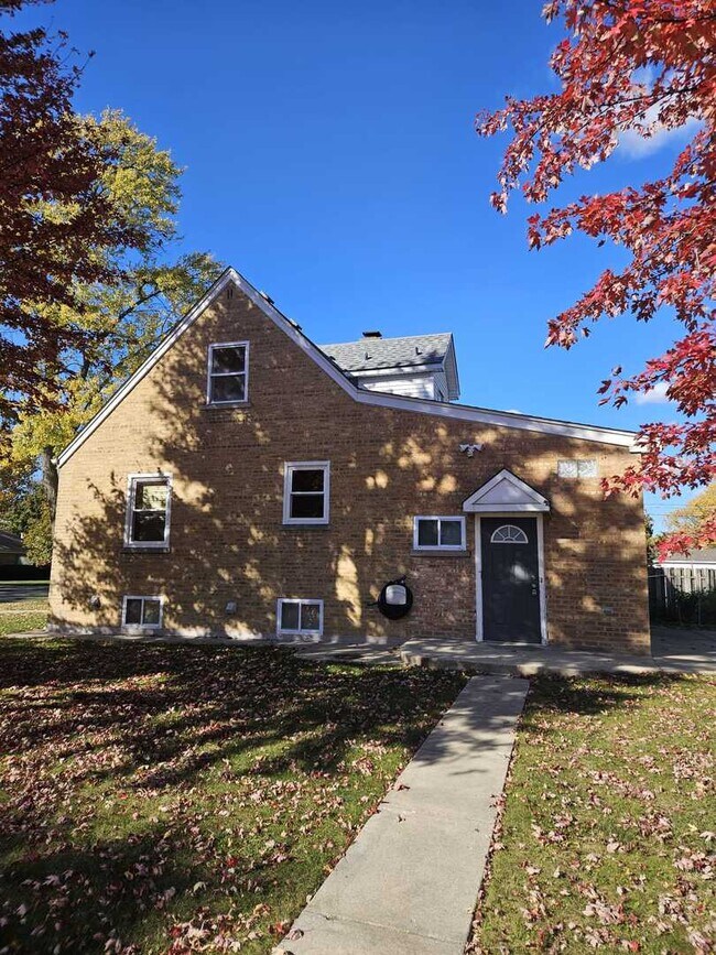 Building Photo - 7903 Nora Ave