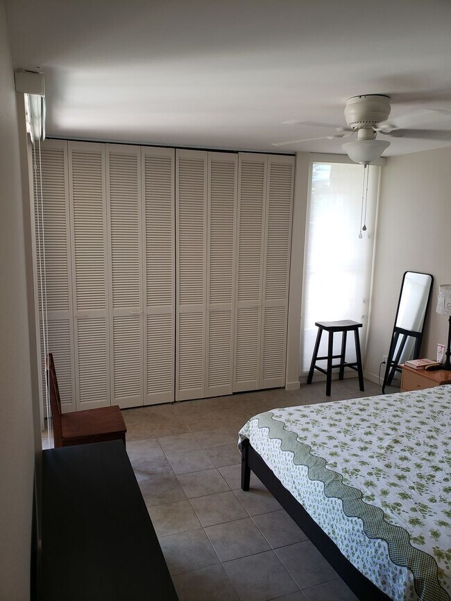 Foto del edificio - Fully furnished  6 month  lease , 2 bedroom, 2 bath 2nd floor unit in the Poinciana Manor