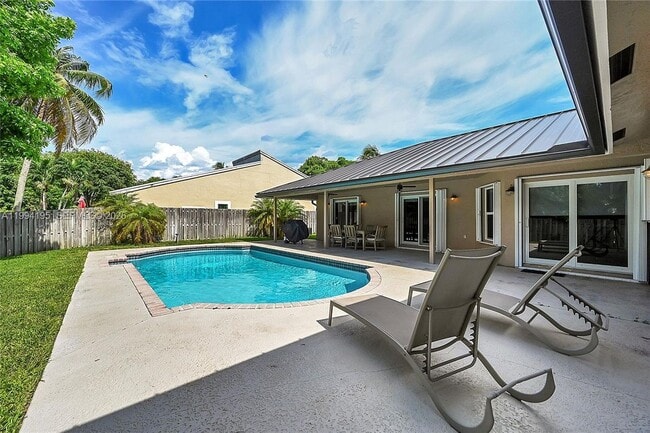 Foto del edificio - 9841 SW 1st St