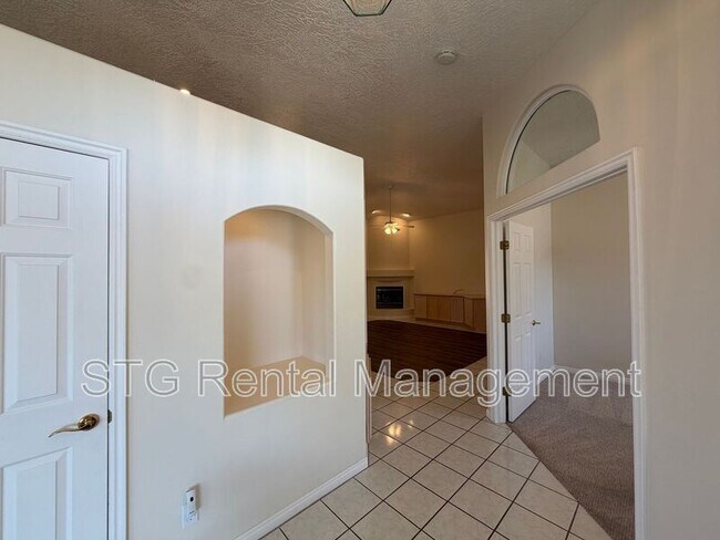 Foto del edificio - 3182 S Bloomington Dr W