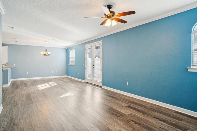 Building Photo - 502 S Albany Ave