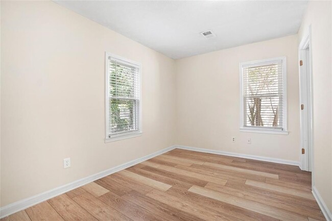 Foto del edificio - 349 Old Acworth Rd