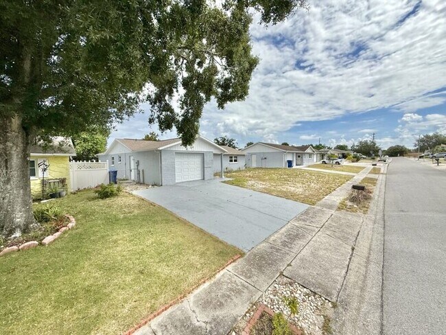 Foto del edificio - 6417 Sutherland Ave