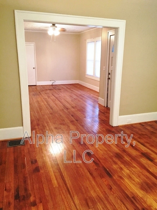 Foto del edificio - 304 Donnybrook Ave