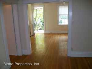 Primary Photo - 6 S Dooley Ave