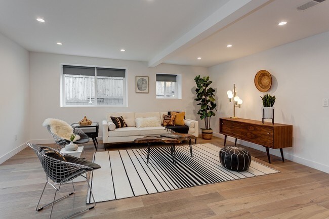 Foto del interior - 446 N Commonwealth Ave