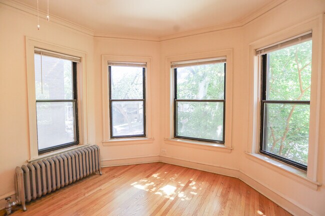 Foto del edificio - 1358 W Carmen Ave