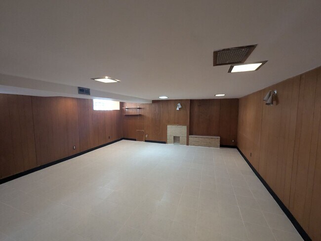 Building Photo - 8637 Agusta St