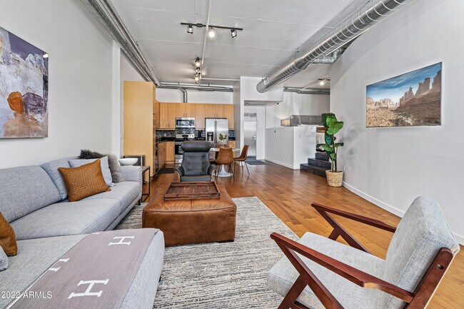 Foto del edificio - 7301 E 3rd Ave