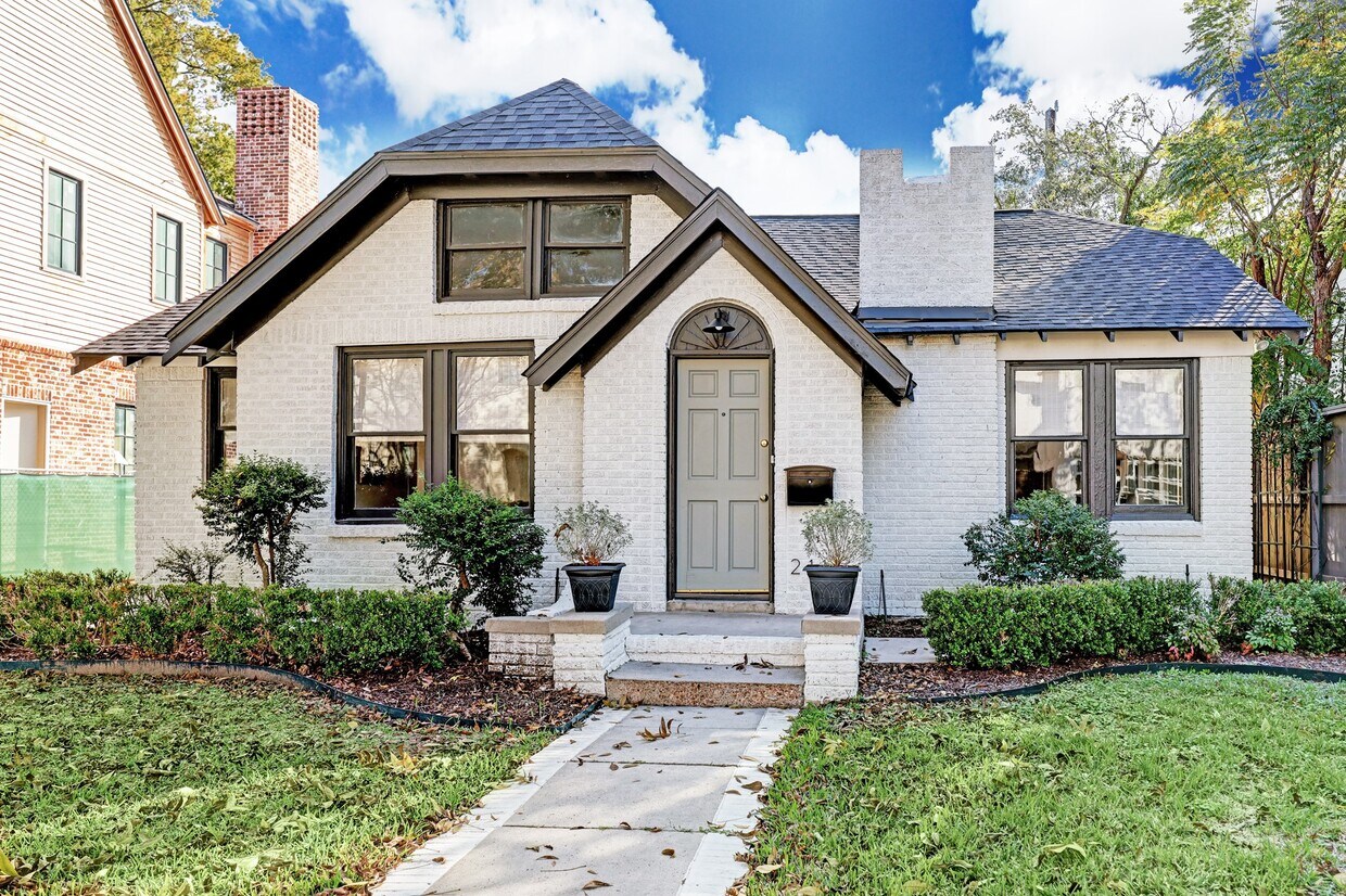 Foto principal - 2111 Bartlett St