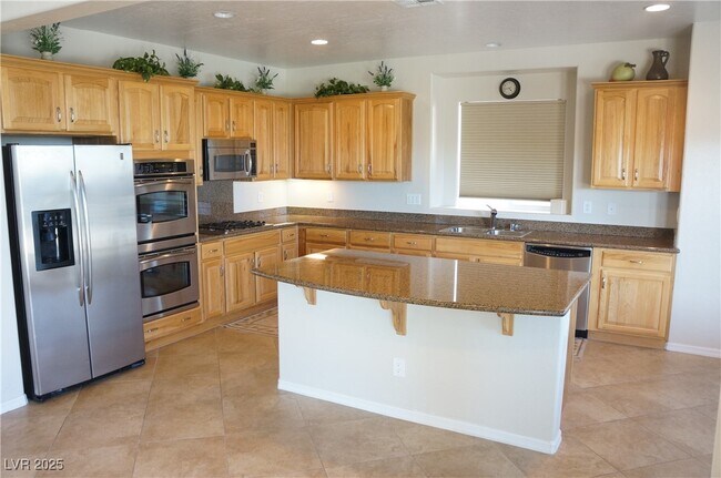 Foto del edificio - 8204 Imperial Lakes St