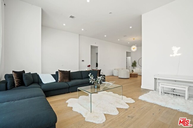 Building Photo - 12136 Clarkson Rd