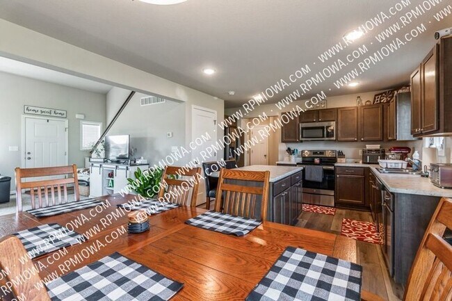 Building Photo - FINISHED BASEMENT!! 4 Bed, 2.5 Bath in Elk...