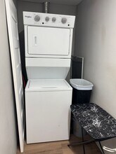 Building Photo - 720 Main St