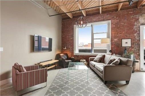 Building Photo - 1803 Wyandotte St