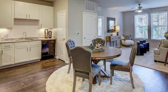 Foto del edificio - 900 Gordon Heights Ln