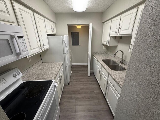 Foto del edificio - 3716 Idlebrook Cir
