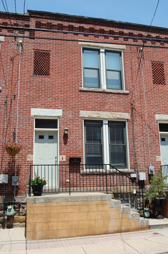 5825 Pierce St, Pittsburgh, PA 15232 Townhome Rentals in Pittsburgh
