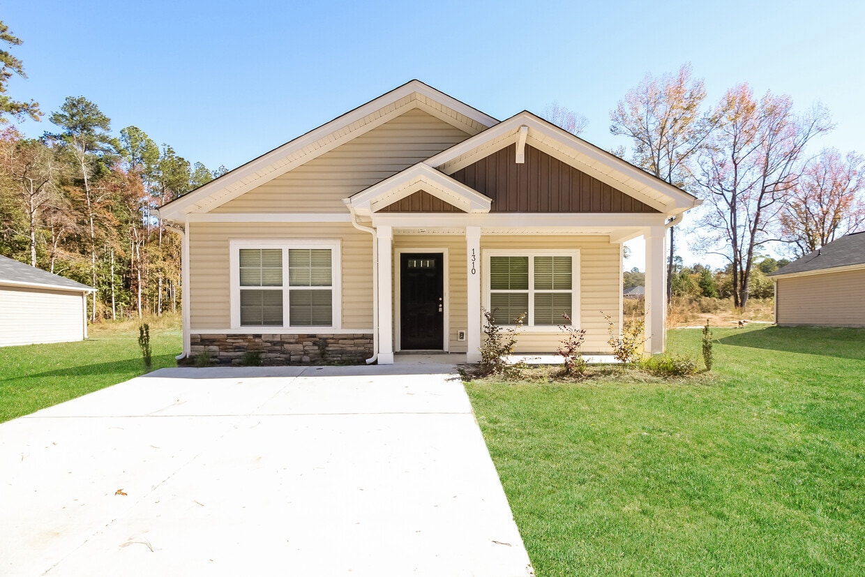 1300 Gardner St, Camden, SC House Rental in Camden, SC