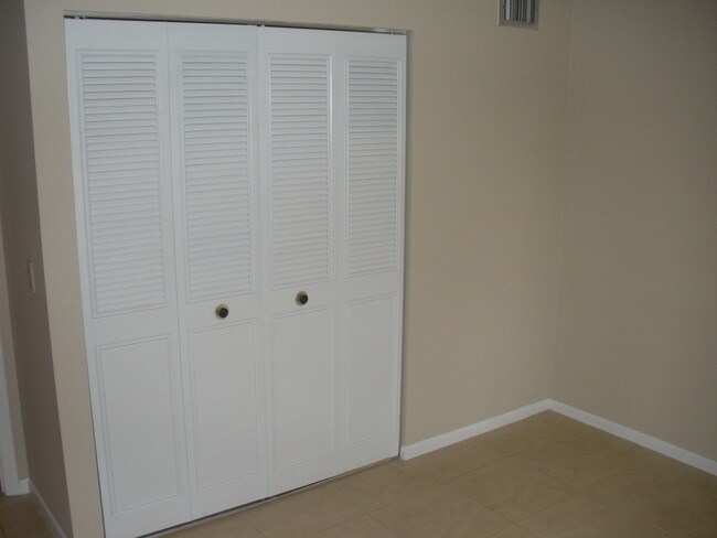 Foto del edificio - 208 Foxtail Dr