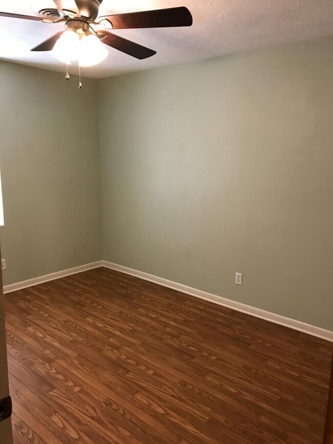 Foto del edificio - 1511 Wyandotte Ln
