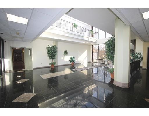 Building Photo - 400 Highland Ave