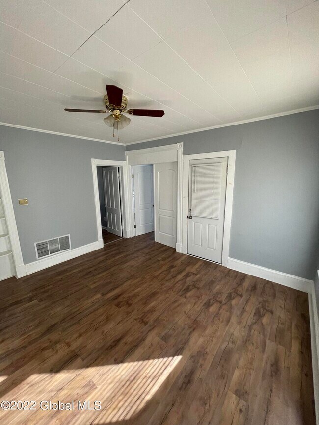 126 Prospect St, Schenectady, NY 12308 Townhome Rentals in