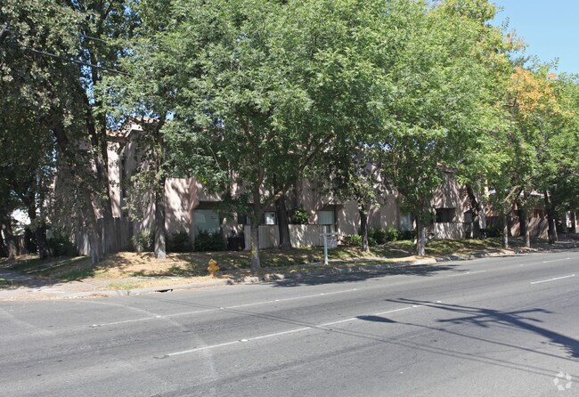 Foto del edificio - 1905 N El Dorado St