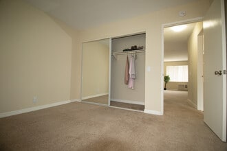 Building Photo - Gold Coast Apartments *First Month Free*