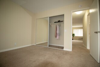 Building Photo - Gold Coast Apartments *First Month Free*
