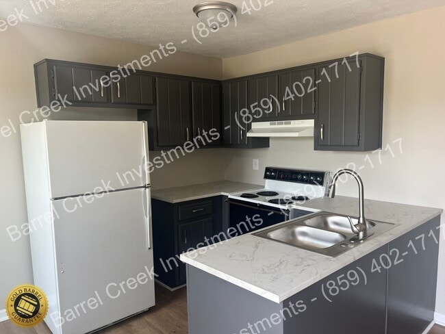 Foto del edificio - 2-Bed 1.5-Bath Townhome