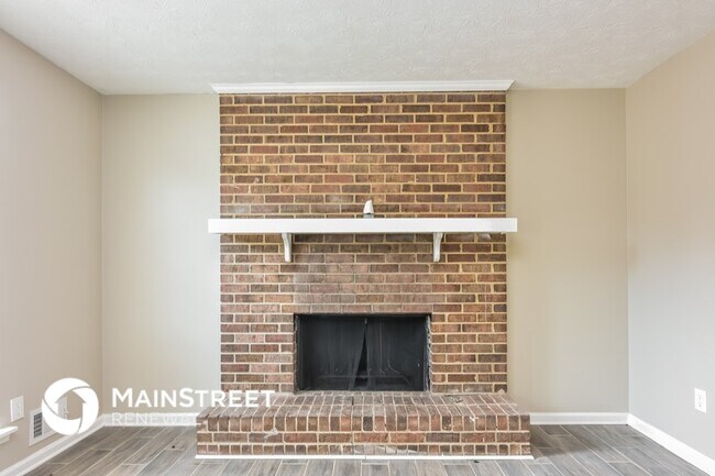 Foto del edificio - 4466 Chartley Pl