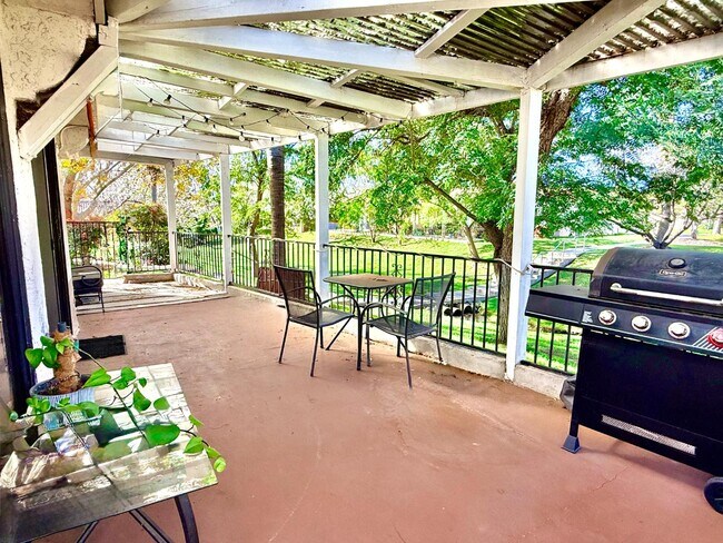 Foto del edificio - 1767 Capistrano Glen