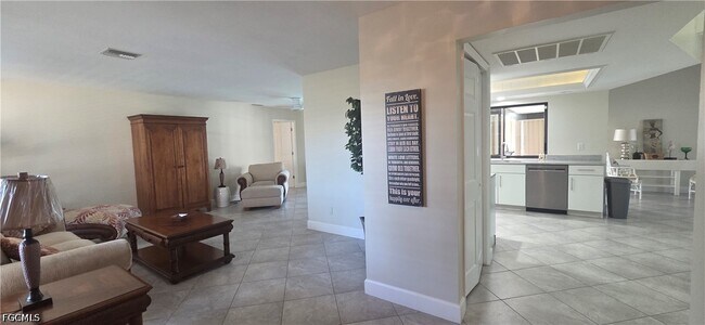 Foto del edificio - 534 SE 34th Terrace