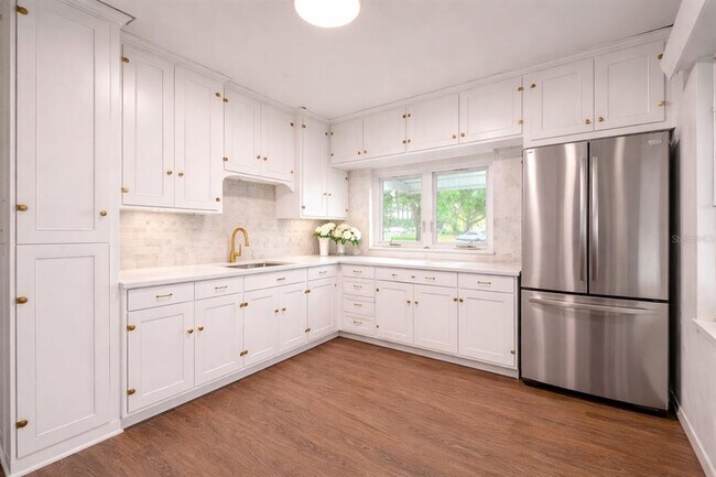 Foto del edificio - 403 E Johnson Ave