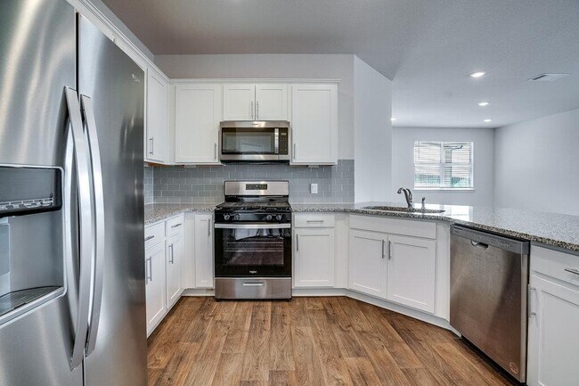 Foto del edificio - 152 Docile Lp