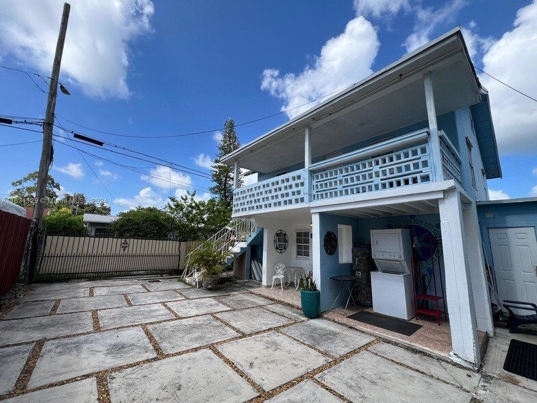 Primary Photo - 227 NW 34th St