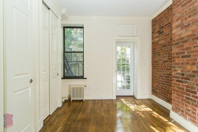 Foto del edificio - 250 Mott St