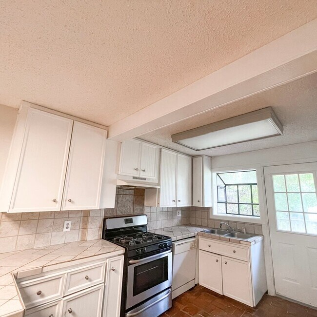 Foto del edificio - 1464 Pine St